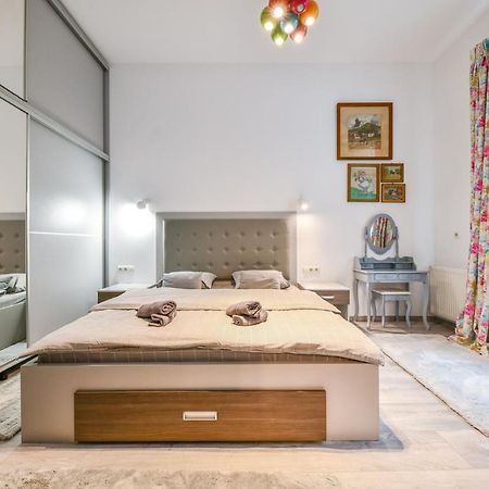 Glam Apartment Cluj-Napoca Eksteriør billede